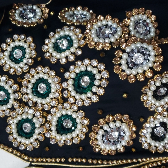 Luxurious Dubai Fashion Abaya Dress - Picture 8 of 9